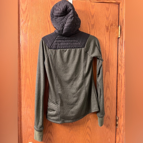 Mondetta Green Full Zip Hooded Lightweight Jacket with Thumb Holes. Size S. - Picture 6 of 7